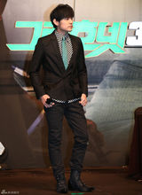 组图：《青蜂侠》韩国记者会 周杰伦帅气显自信