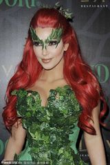 组图：女星斗艳菜叶清凉裹身 夏娃诱惑秀色可餐