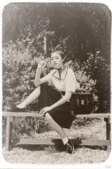 组图：韩女子组合T-ara新碟宣传照曝光大玩复古