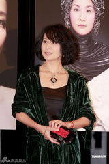 组图：王菲舒淇刘嘉玲等助阵名化妆师慈善摄影展