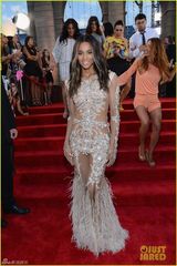 组图：MTV红毯女星水果姐秀牙套ladygaga扮人鱼