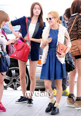 组图：神起SJ少时等SM家族赴印尼开唱亮相机场