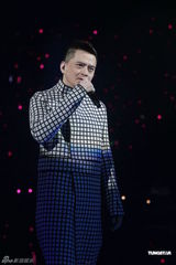 组图：黄伟文作品演唱会上演 陈奕迅郑秀文等助阵