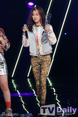 组图：韩团4minute《M COUNTDOWN》夺冠