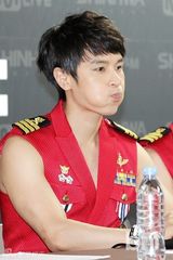 组图：神话组合出席亚洲巡演首尔站记者会