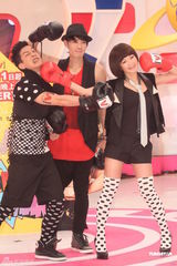 组图：阿雅主持选秀节目 吴建豪靠健身维持肌肉