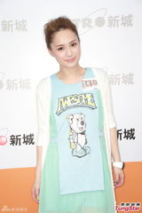 组图：阿娇失恋寄情工作 夏日接拍古装