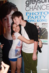 组图：GaGa小师弟抵港 自称已与歌迷们结婚