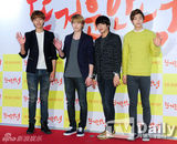 组图：FTIsland朴信惠CNBLUE等捧场李洪基新片