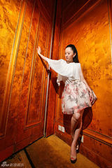 组图：杨蕊曝时尚大片 优雅大气绽放真我风范