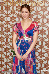 幻灯图集：徐子淇产后亮相 生孩子上瘾想生四个