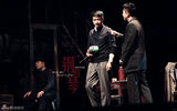 组图：话剧《钢的琴》登人艺 郭晓冬入戏疯狂