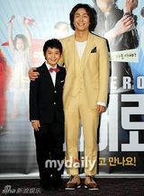 组图：黄仁英申智秀等出席新片《Hero》首映