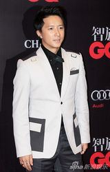 组图：众星闪耀GQ 曹国伟被评年度国际影响力人物