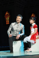 组图：吴樾白发造型亮相国际武术节开幕式盛典