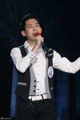 幻灯图：《快男》突围第3场摇滚小子叫板黑面判官