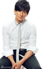 幻灯图：吴奇隆最新时尚帅气写真尽显熟男魅力