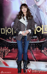 组图：韩星金来沅新片试映 宋仲基变小红帽