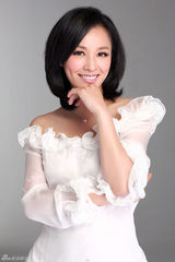 高清图：张庭产后写真首曝光 梨涡浅笑清新健康