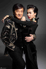 高清图：成龙姚星彤贺岁大片摩登时尚