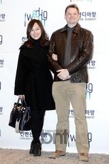 组图：韩星车承桓金艺芬举行婚礼众星祝贺