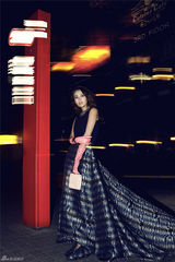 组图：颖儿潮装夜景街拍 摩登女郎时尚动感