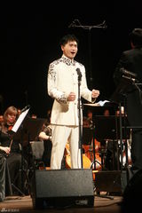 高清图：陕北民歌唱响欧洲 郝歌RNB曲风演绎