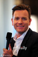 组图：英国男星伊万-麦格雷戈访韩出席新闻发布会