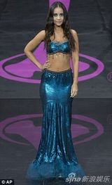 组图:2013环球小姐上演Cosplay 佳丽变身擎天柱