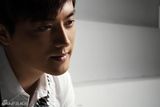 高清组图：刘晓虎时尚写真 儒雅睿智尽显型男风采