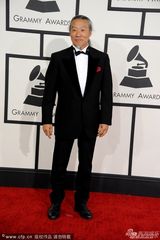 组图：日本音乐巨匠喜多郎亮相 恭敬鞠躬