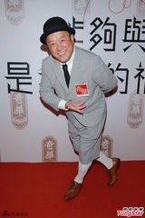 组图：曾志伟钱嘉乐拒谈翁静晶追邵氏分红