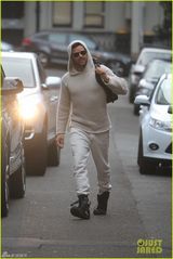 组图：同志男星瑞奇马丁澳洲开唱 连帽衫时尚