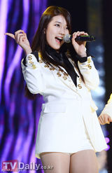 组图：泫雅MissA金钟国等出演《M Countdown》