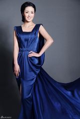 组图：黄曼优雅大片典雅从容秀美背