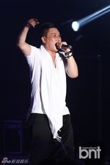 组图：任昌丁玄振英等献唱《青春之夜2》演唱会