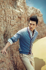 组图：胡兵时尚旅行大片演绎“一个人的私奔”