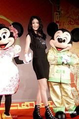 幻灯图集：陈慧琳为香港迪斯尼造势 献歌温情洋溢