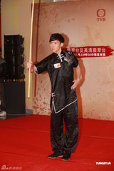 组图：惠英红低胸出镜否认旧绯闻 无线功夫新星打响