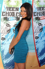 高清组图：莎伊-米切尔蓝色礼服秀巧克力肤色