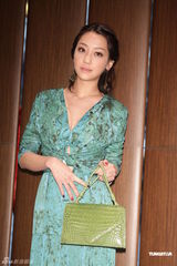 组图：彭于晏谢欣颖代言春装展现迷人色彩与魅力