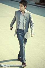 高清图：贾乃亮仲夏大片  简约混搭流露花样气质