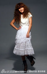 组图：杨丞琳新专辑写真曝光 扮洋娃娃惨变红贵宾