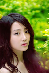 组图：王萌黎森女风纯美写真青春妩媚