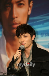 幻灯图集：玉木宏访韩新闻发布会 为演唱会做宣传