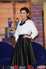 组图：Hebe惹“敛财”风波 Selina声援好姐妹