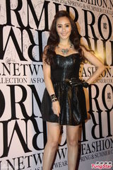 组图：张艾嘉关颖等亮相 李玟爆乳显曲线