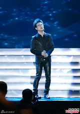 组图：容祖儿刘浩龙同台相亮 林峰否认同居