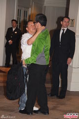 组图：曾志伟60寿宴包场迪士尼引游客不满