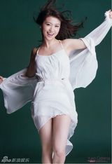 组图：大岛优子登杂志拍摄青春纪念册